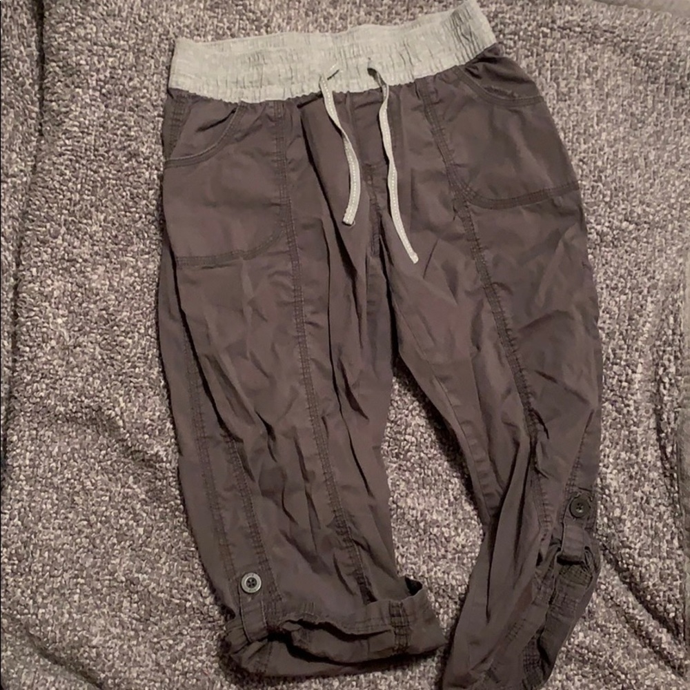 Academy brand soft cargo capris